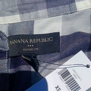Banana Republic button up colored navy blue and white size extra small